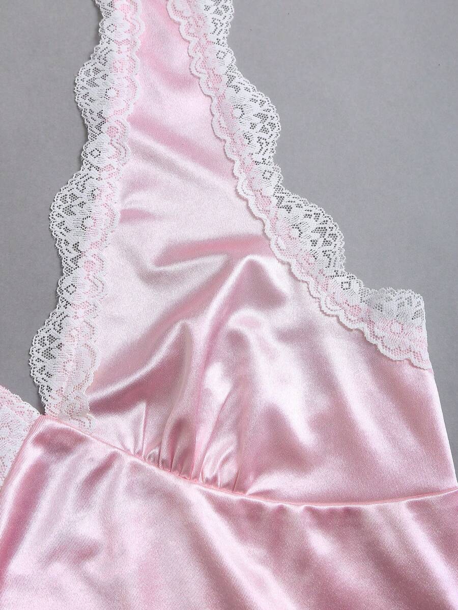SHEIN Sweetra فستان وردي قصير ضيق بتطريز دانتيل