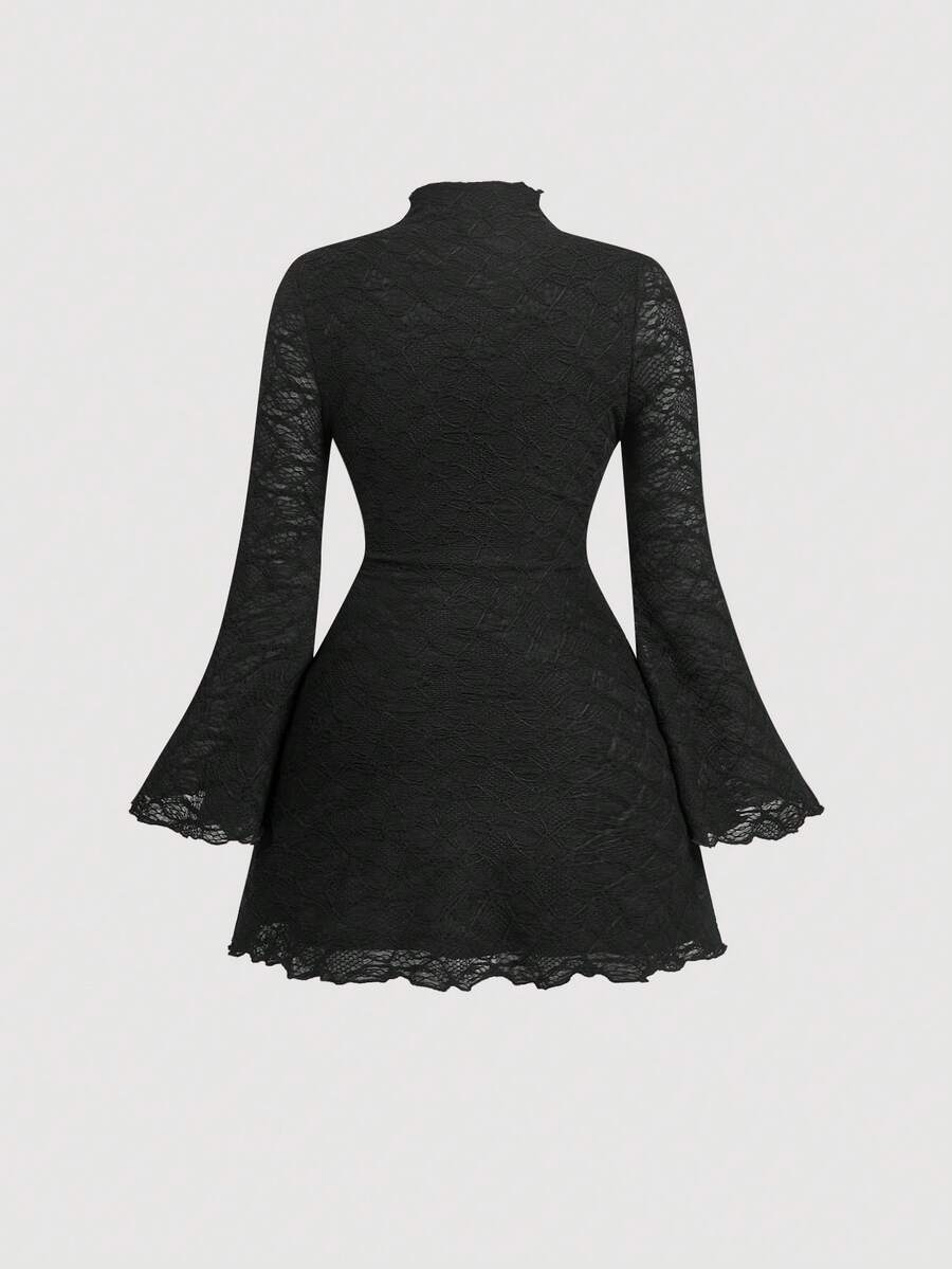 SHEIN MOD فستان أسود قصير بأكمام ناقصة وخياطة تباينية بيضاء