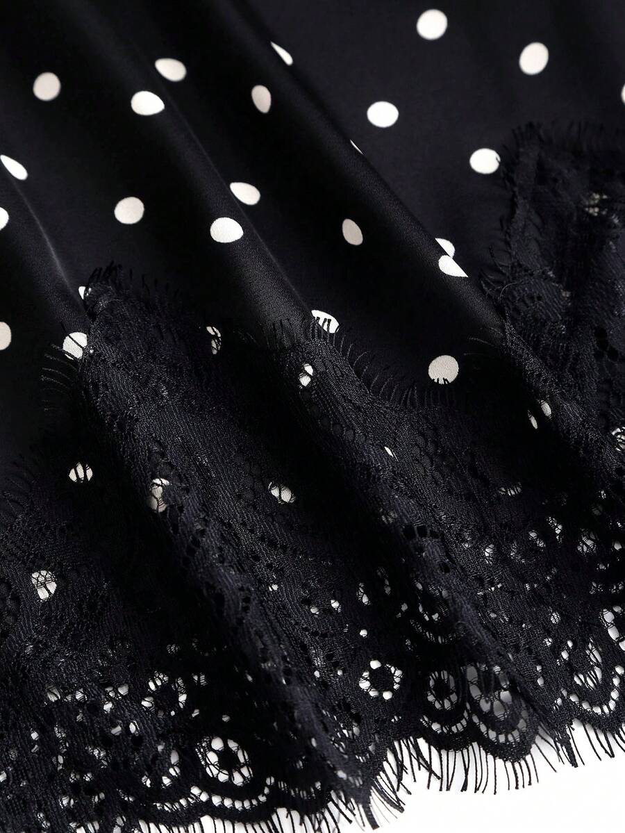 SHEIN Sweetra تنورة سوداء طويلة بطبعة نقاط البولكا بحاشية دانتيل