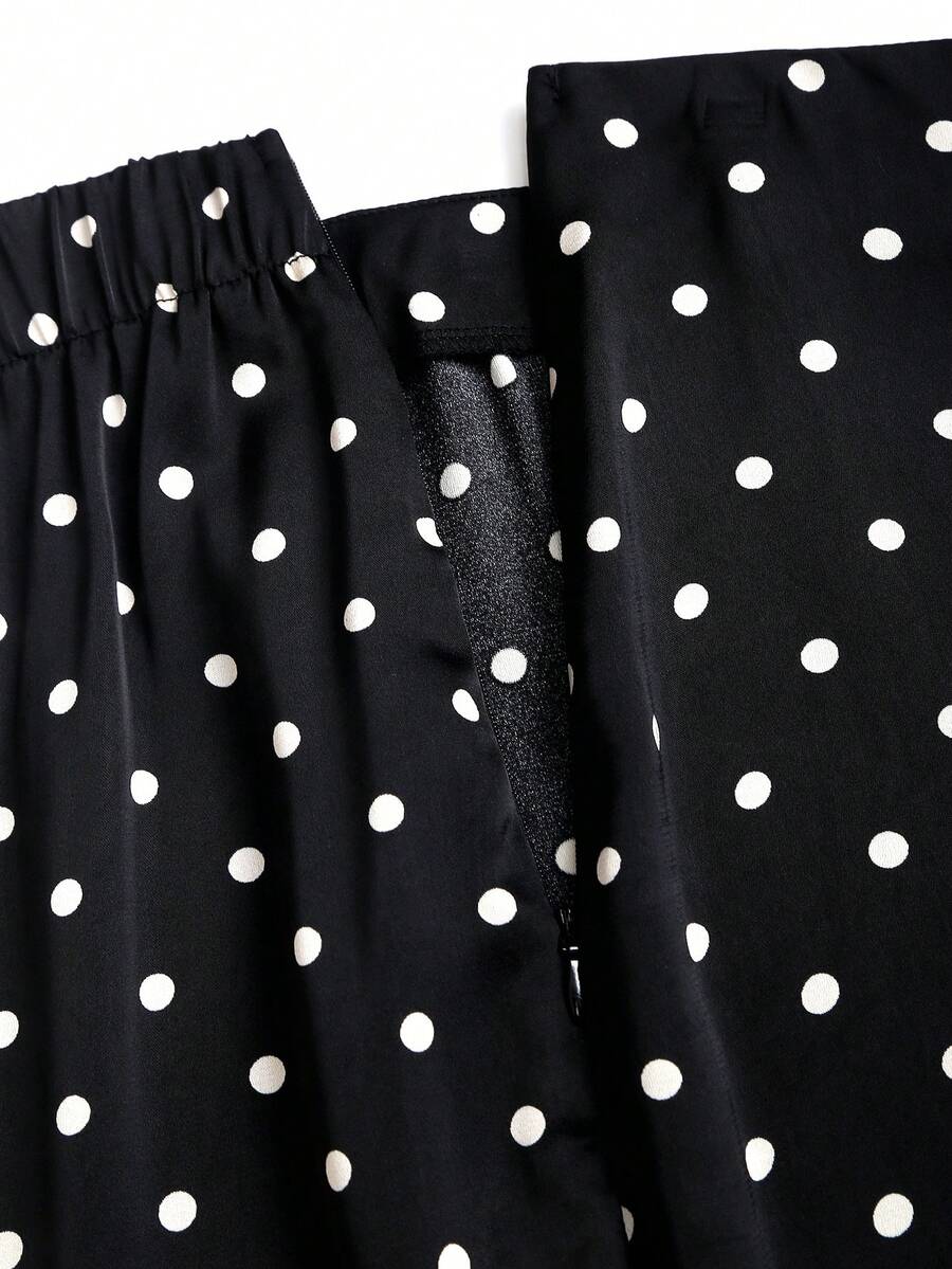 SHEIN Sweetra تنورة سوداء طويلة بطبعة نقاط البولكا بحاشية دانتيل