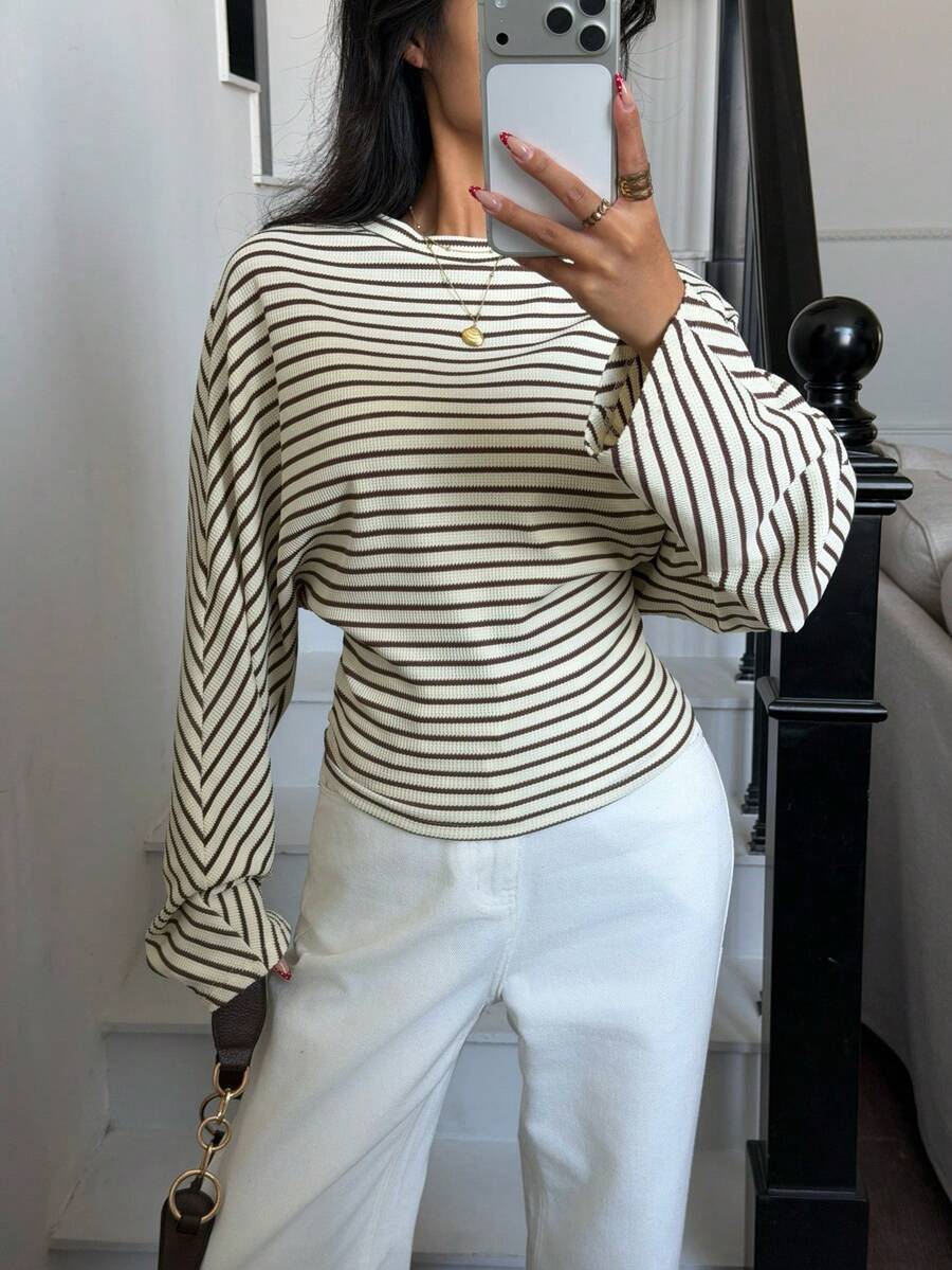 SHEIN Siren Gaze بلوزة بأكمام خفاش وطباعة خطوط كاجوال
