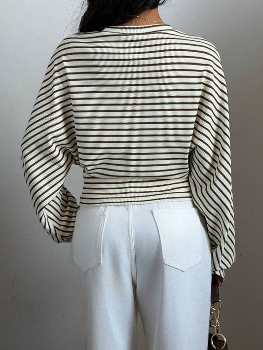 SHEIN Siren Gaze بلوزة بأكمام خفاش وطباعة خطوط كاجوال