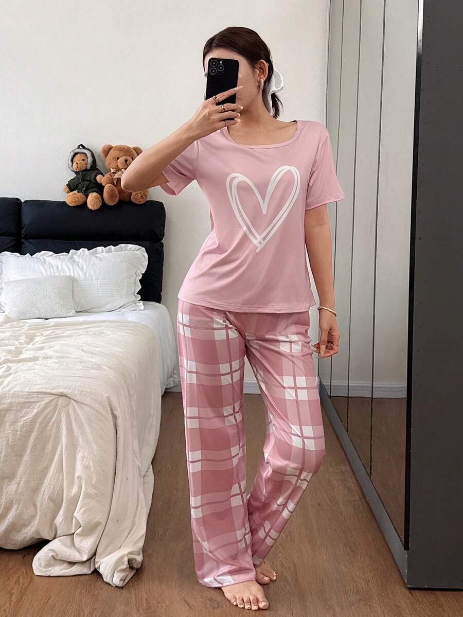 SHEIN Snug Zone مجموعة نوم قصيرة بطبعة مربعات قلب وردية