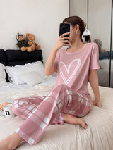 SHEIN Snug Zone مجموعة نوم قصيرة بطبعة مربعات قلب وردية