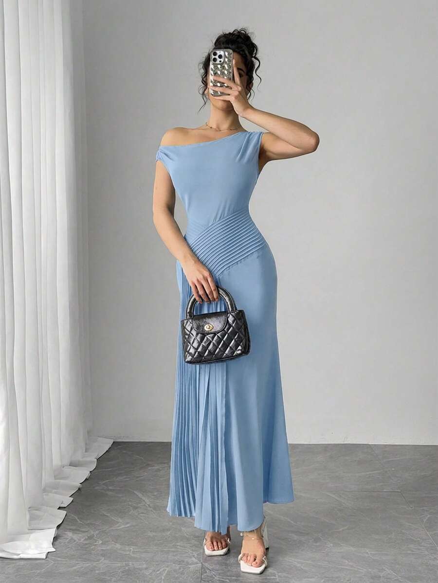 SHEIN Modelyn فستان سادة بكتف غير متماثل وطيات وذيل حورية