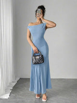 SHEIN Modelyn فستان سادة بكتف غير متماثل وطيات وذيل حورية