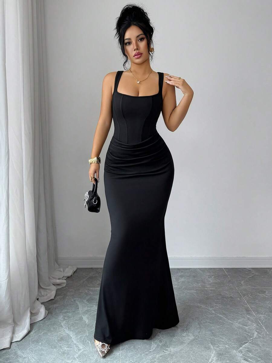SHEIN Selianne فستان أسود ضيق برقبة مربعة فرنسية وخصر مكشكش