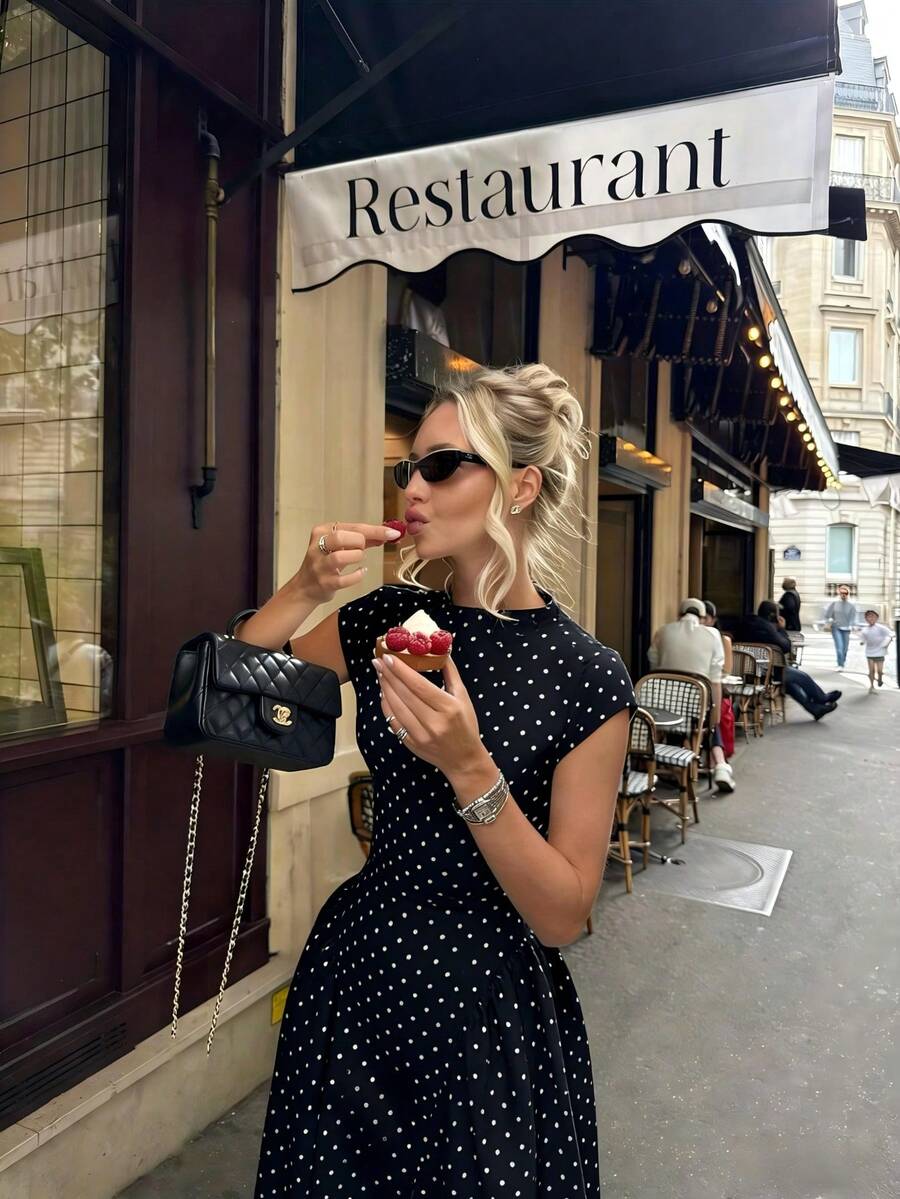 SHEIN فستان أسود فضفاض بطبعة باتشورك