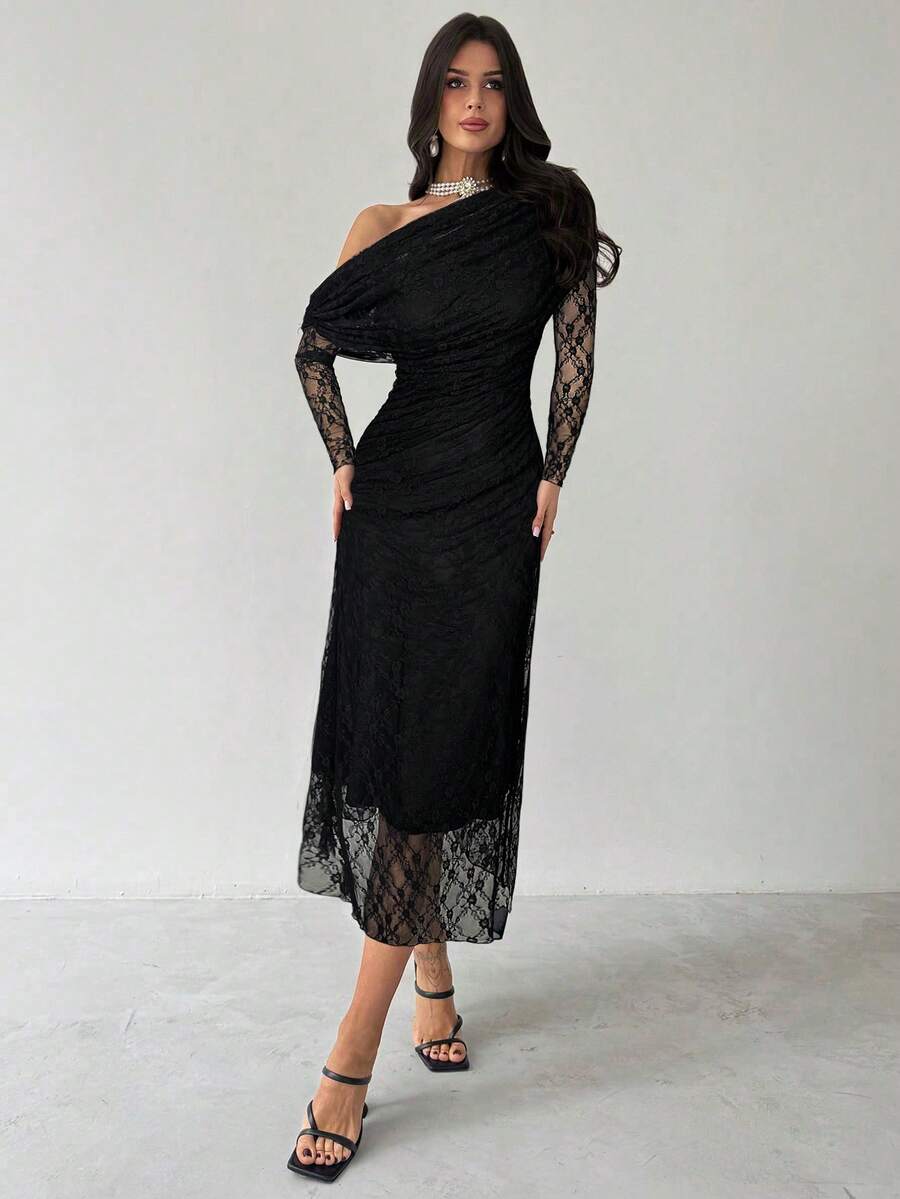 SHEIN فستان أسود بأكمام طويلة وكتف غير متماثل وخصر مطوي بالدانتيل