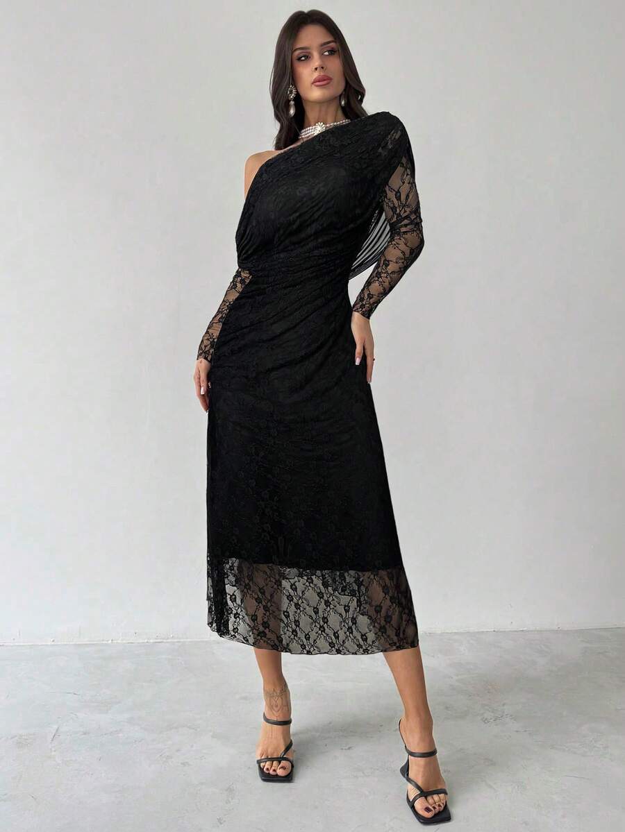 SHEIN فستان أسود بأكمام طويلة وكتف غير متماثل وخصر مطوي بالدانتيل
