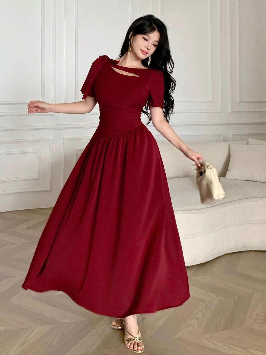 SHEIN Feyla فستان عنابي بياقة مجوفة وخصر مربوط بكشكشة