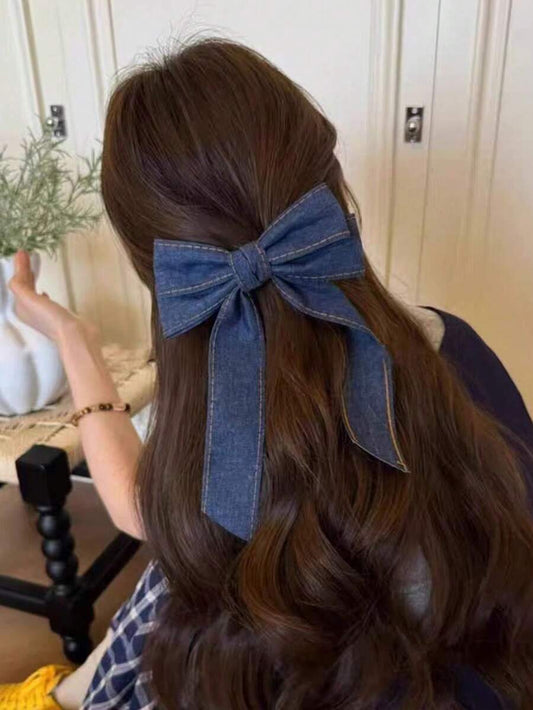 SHEIN مشبك شعر كبير من الجينز بشكل فيونكة