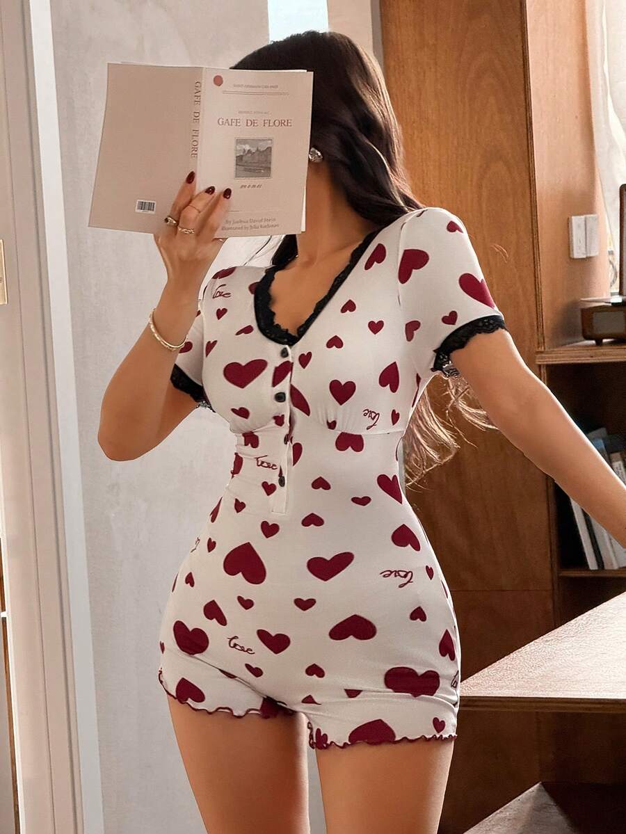 SHEIN Dream Adore جمبسوت نوم قصير  بألوان متباينة وطبعة قلوب