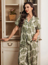 SHEIN Serenescape طقم بيجامة قصير الأكمام بطبعة أوراق جوز الهند