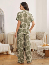 SHEIN Serenescape طقم بيجامة قصير الأكمام بطبعة أوراق جوز الهند