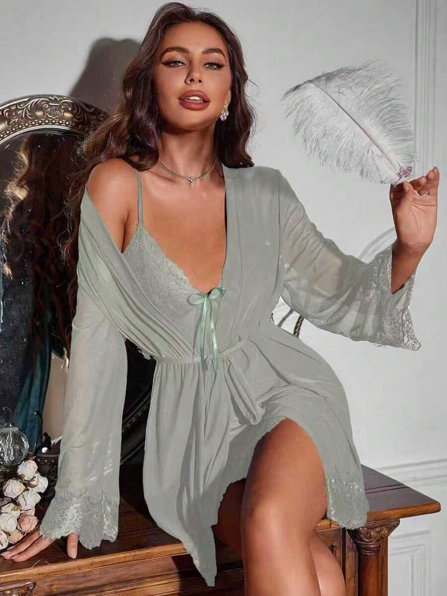SHEIN Slumberist طقم ملابس نوم يتكون من روب من الدانتيل مع فستان كامي