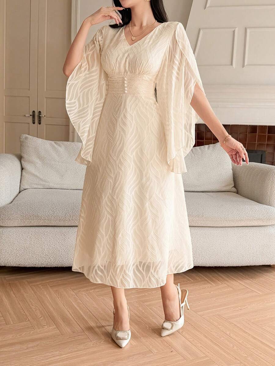 SHEIN DAZY فستان بيج طويل مطبوع بزهور بأكمام مكشكشة