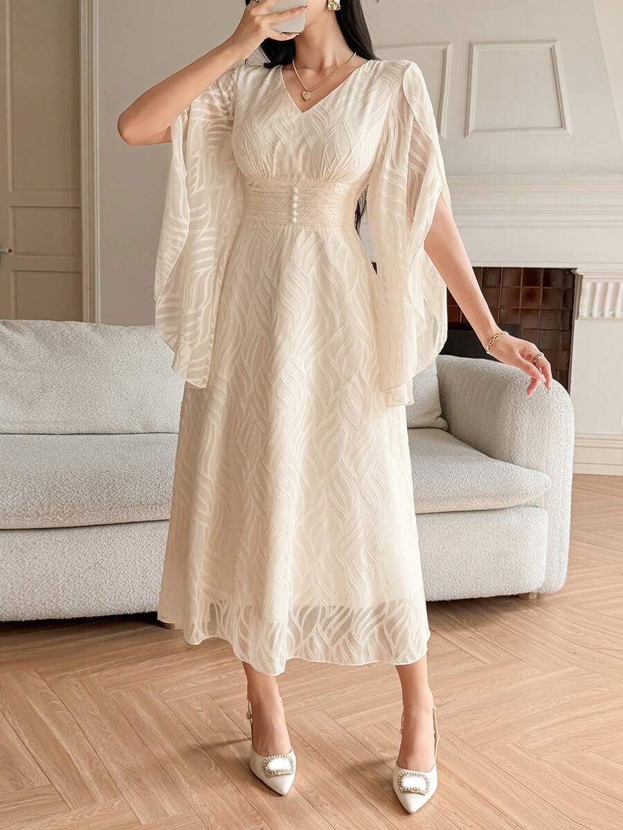 SHEIN DAZY فستان بيج طويل مطبوع بزهور بأكمام مكشكشة