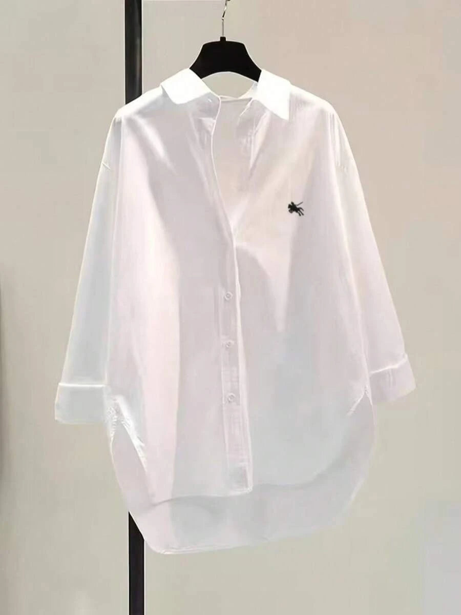 SHEIN قميص نسائي أبيض مطرز بفارس