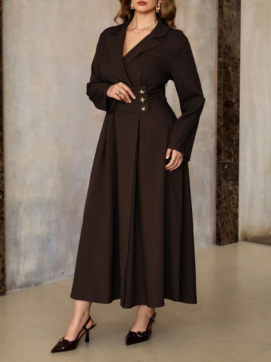 SHEIN Roveilla فستان بني نجوم ذهبية للمقاسات الكبيرة بأكمام طويلة وياقة طية