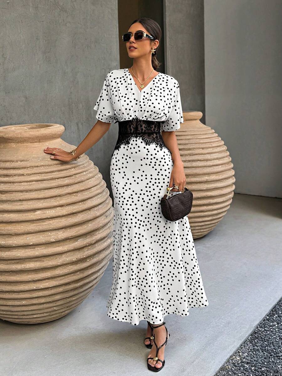SHEIN Elenzya فستان مطوي بأكمام قصيرة راجلان مزين بنقاط سوداء وشريط دانتيل