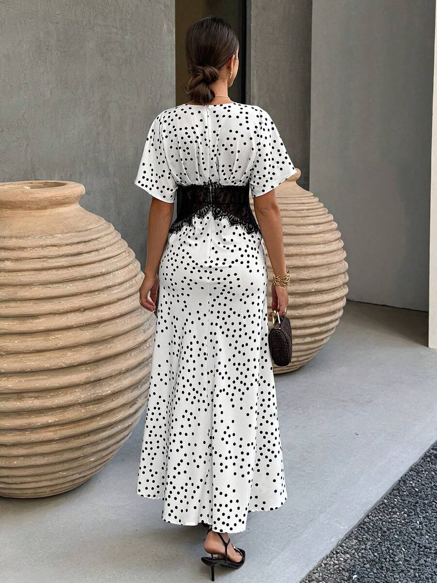 SHEIN Elenzya فستان مطوي بأكمام قصيرة راجلان مزين بنقاط سوداء وشريط دانتيل