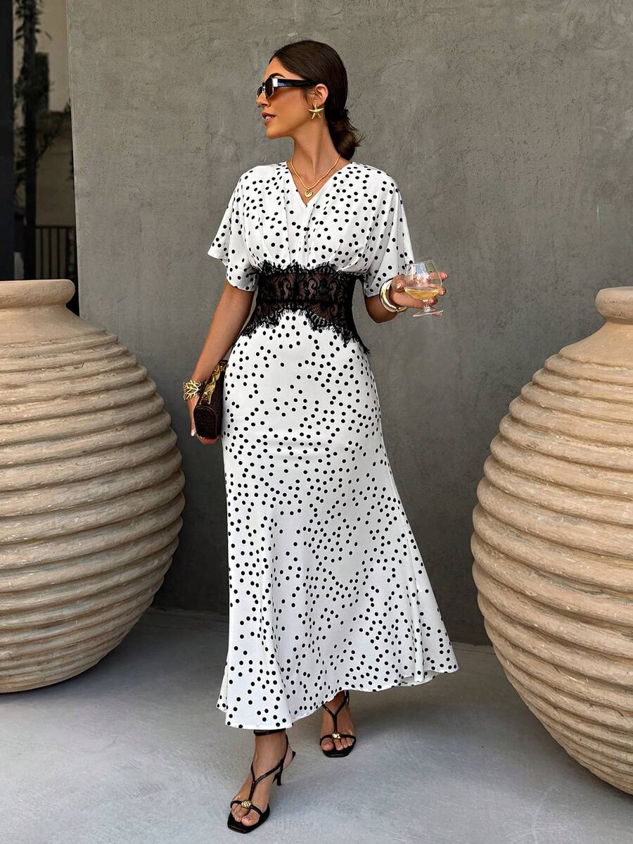 SHEIN Elenzya فستان مطوي بأكمام قصيرة راجلان مزين بنقاط سوداء وشريط دانتيل
