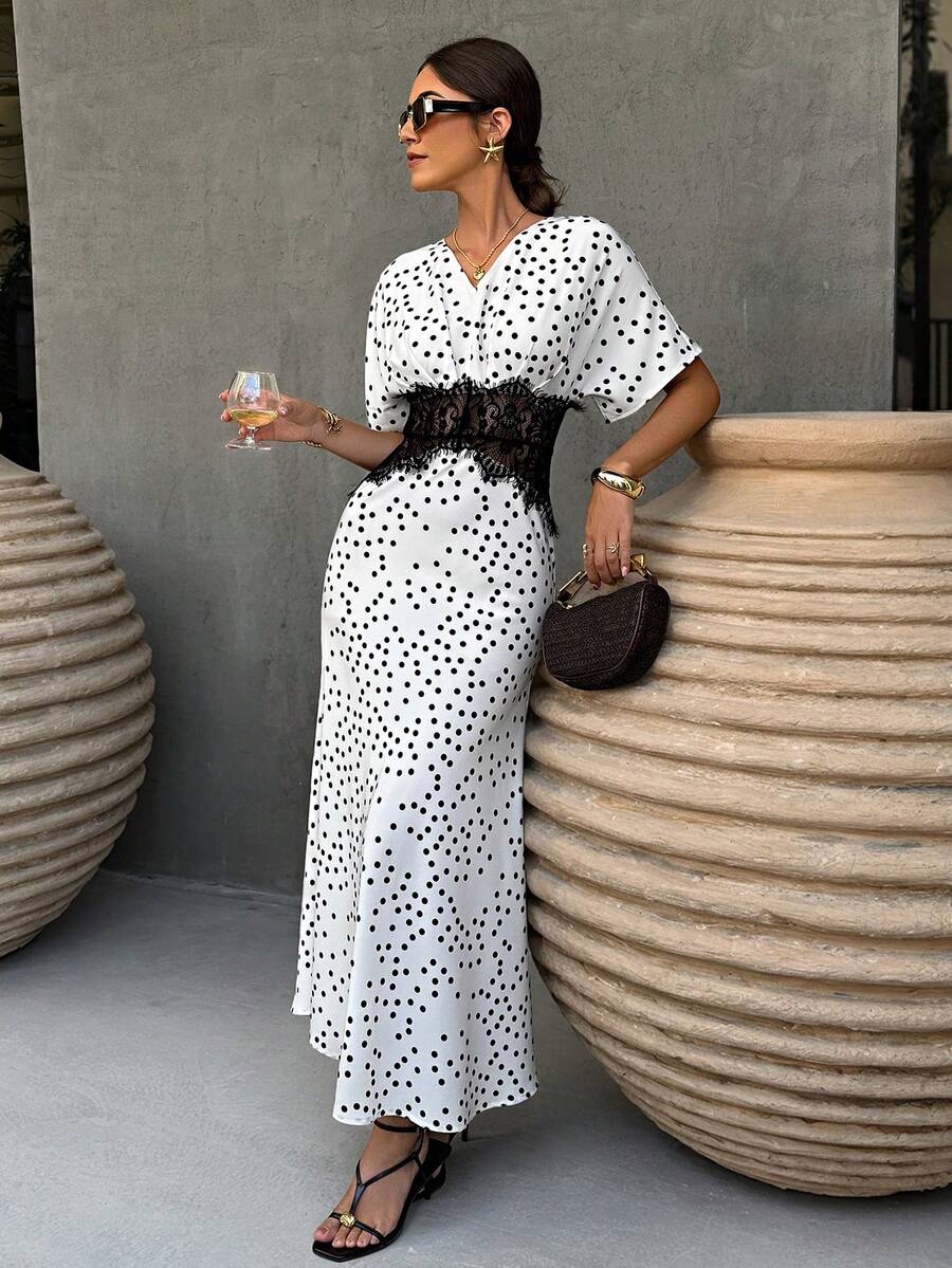 SHEIN Elenzya فستان مطوي بأكمام قصيرة راجلان مزين بنقاط سوداء وشريط دانتيل