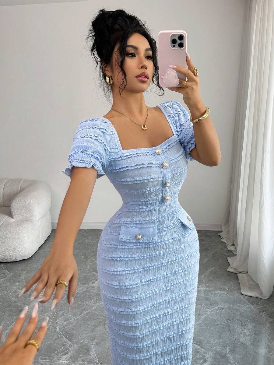 SHEIN Elenzga فستان محبوك بياقة مربعة وأكمام قصيرة بلون أزرق