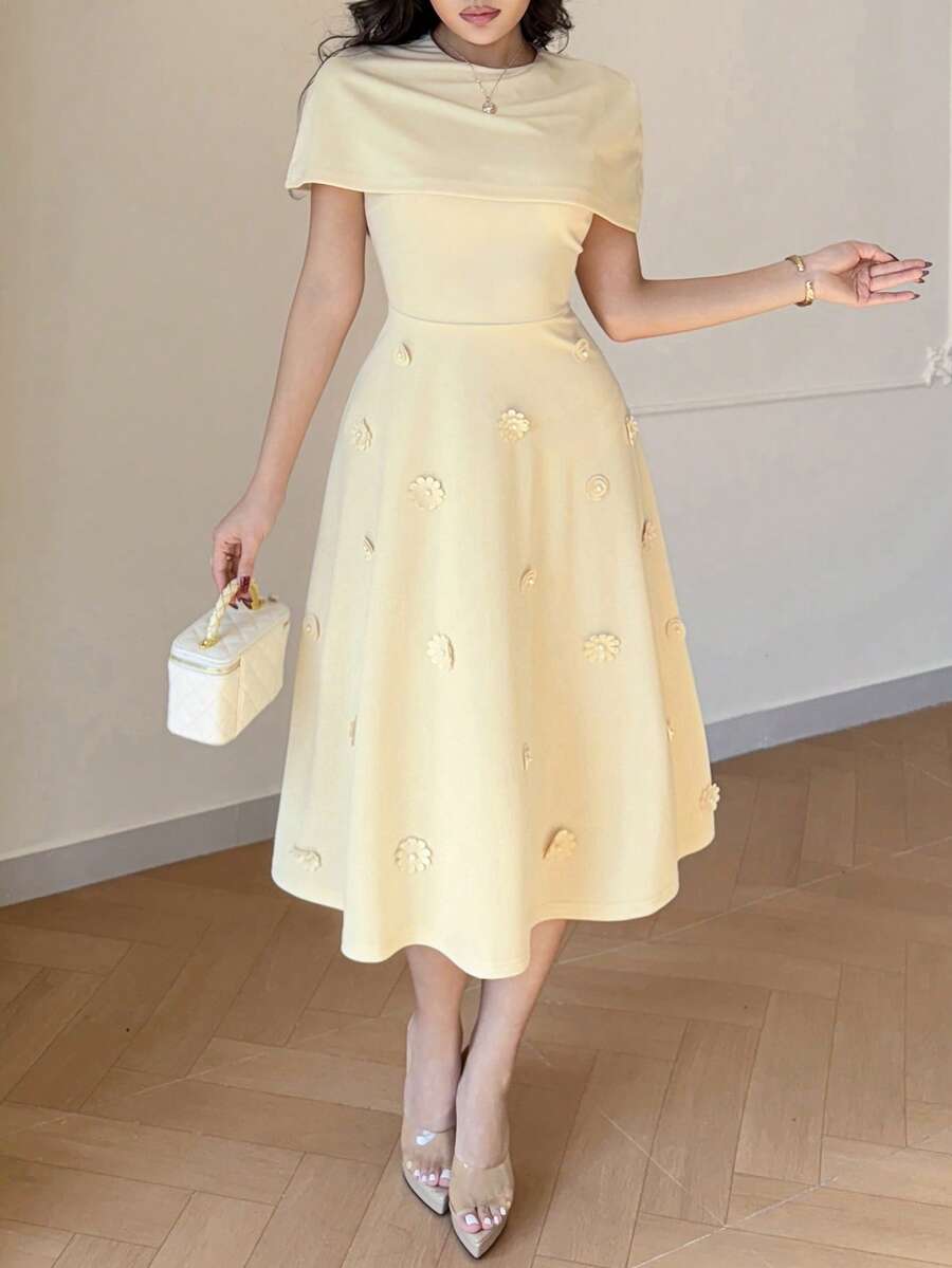 SHEIN فستان أنيق بلون أصفر مع تطريز