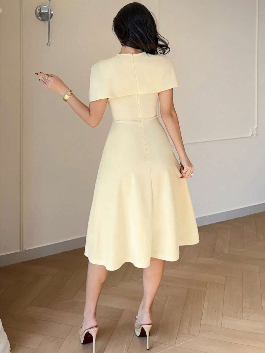 SHEIN فستان أنيق بلون أصفر مع تطريز