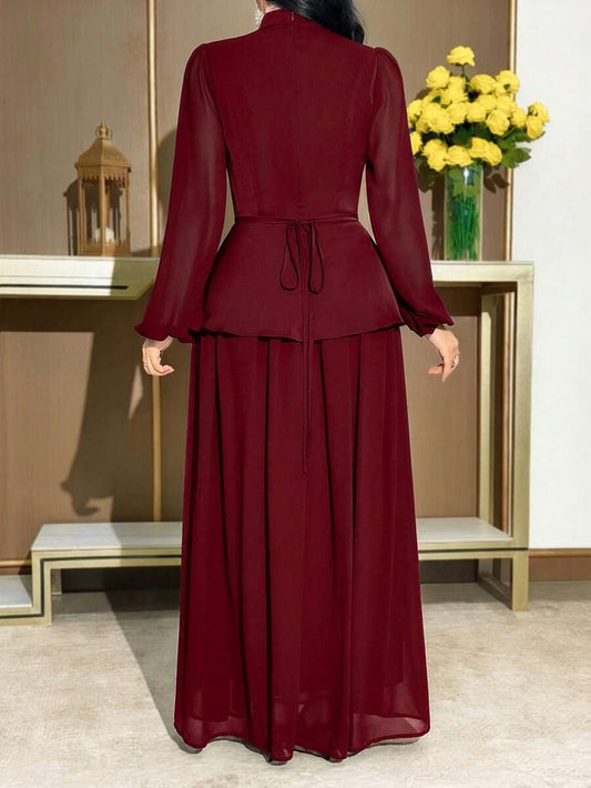 SHEIN Modelyn فستان طويل بخصر بيبلوم وأكمام فانوس مزينة باللؤلؤ وذيل مفرود