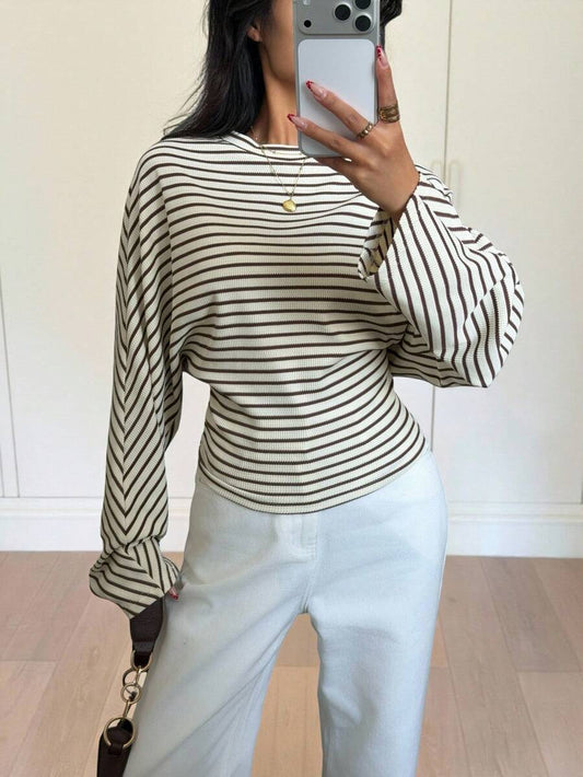 SHEIN Siren Gaze بلوزة بأكمام خفاش وطباعة خطوط كاجوال