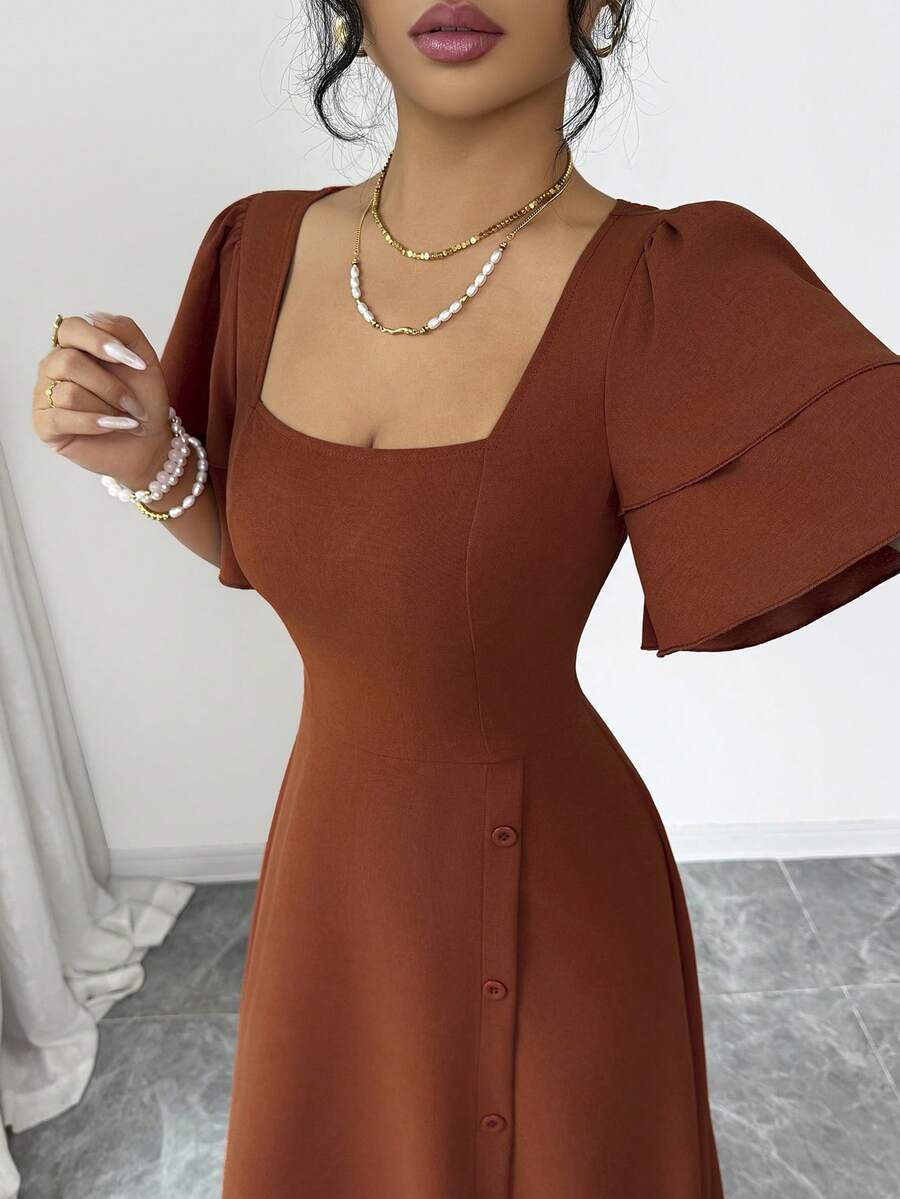 SHEIN Rafferiza فستان برتقالي بياقة مربعة قصيرة الأكمام بكشكشة منحرفة وأزرار
