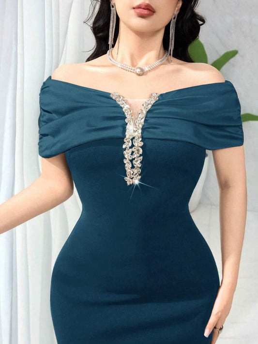 SHEIN Feyla فستان أنيق مطوي مزين بالراين بكتف مكشوف