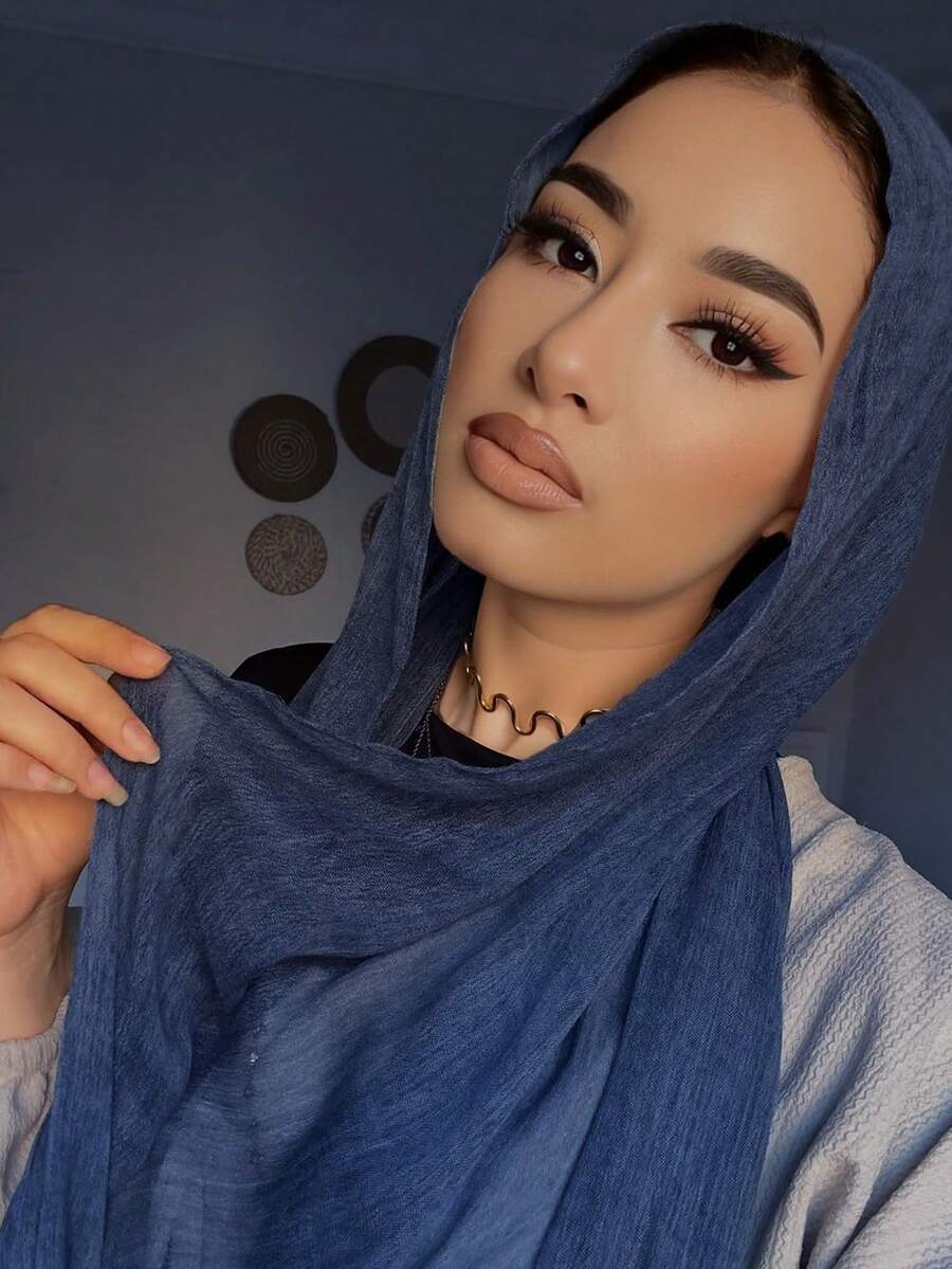 SHEIN حجاب نسائي طويل من قماش ناعم وقابل للتنفس بلون أزرق داكن
