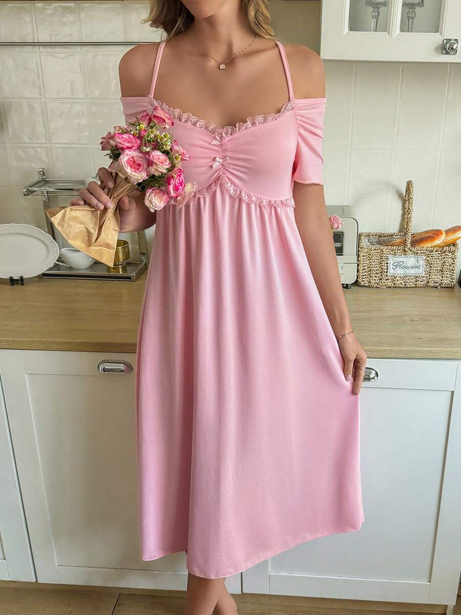 SHEIN Snug Reverie قميص نوم بأكمام قصيرة مزين بالدانتيل والفيونكة
