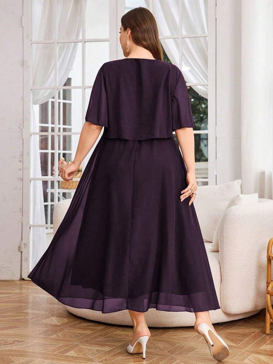 SHEIN Modelyn فستان للمقاسات الكبيرة بياقة مستديرة ولون أرجواني