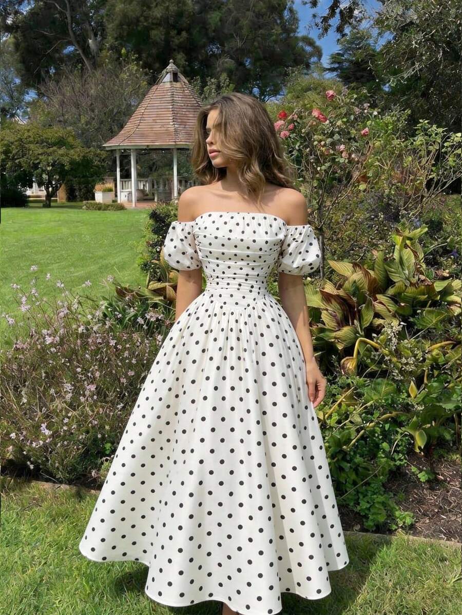 SHEIN MOD فستان أبيض بأكمام منتفخة وكتف مكشوف بنقشة نقاط فينتاج