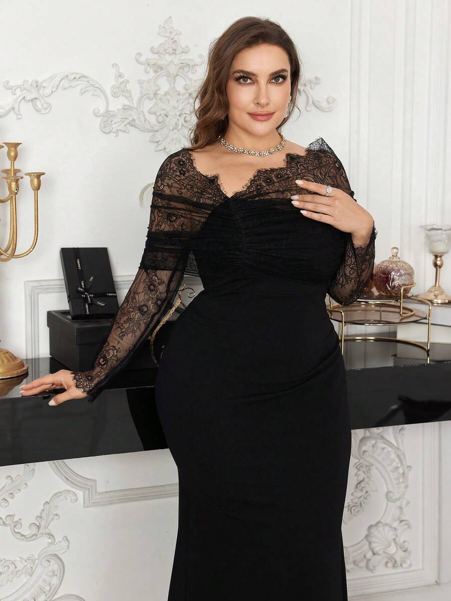 SHEIN Modelyn فستان أسود للمقاسات الكبيرة بكتف مكشوف مزين بالدانتيل والرقعات
