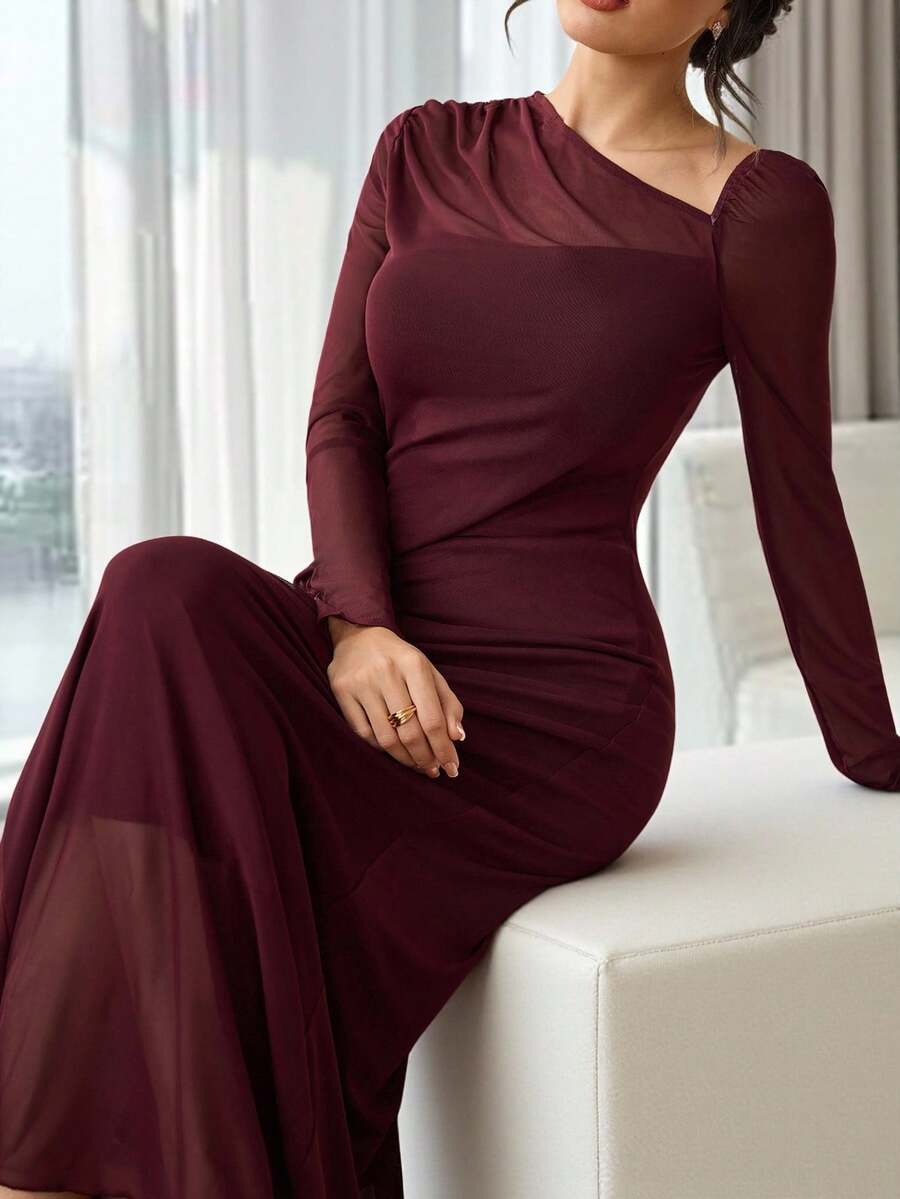 SHEIN Modelyn فستان عنابي بتصميم ملتوي أنيق