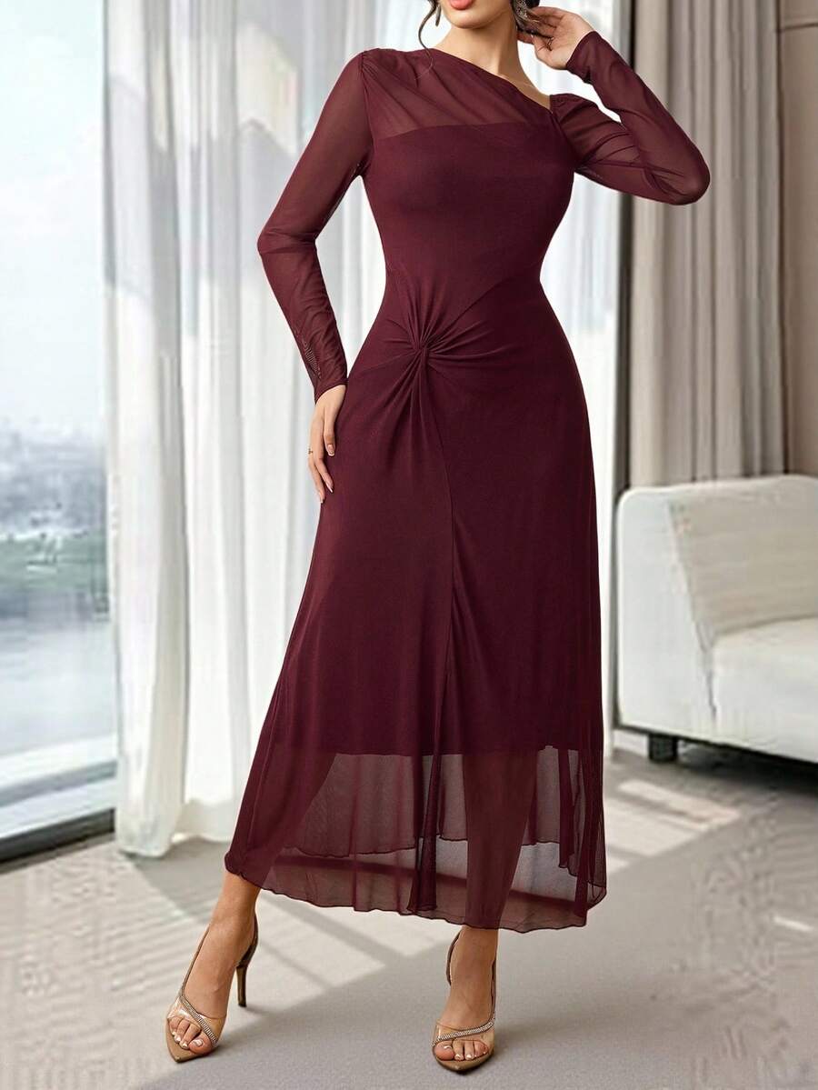 SHEIN Modelyn فستان عنابي بتصميم ملتوي أنيق