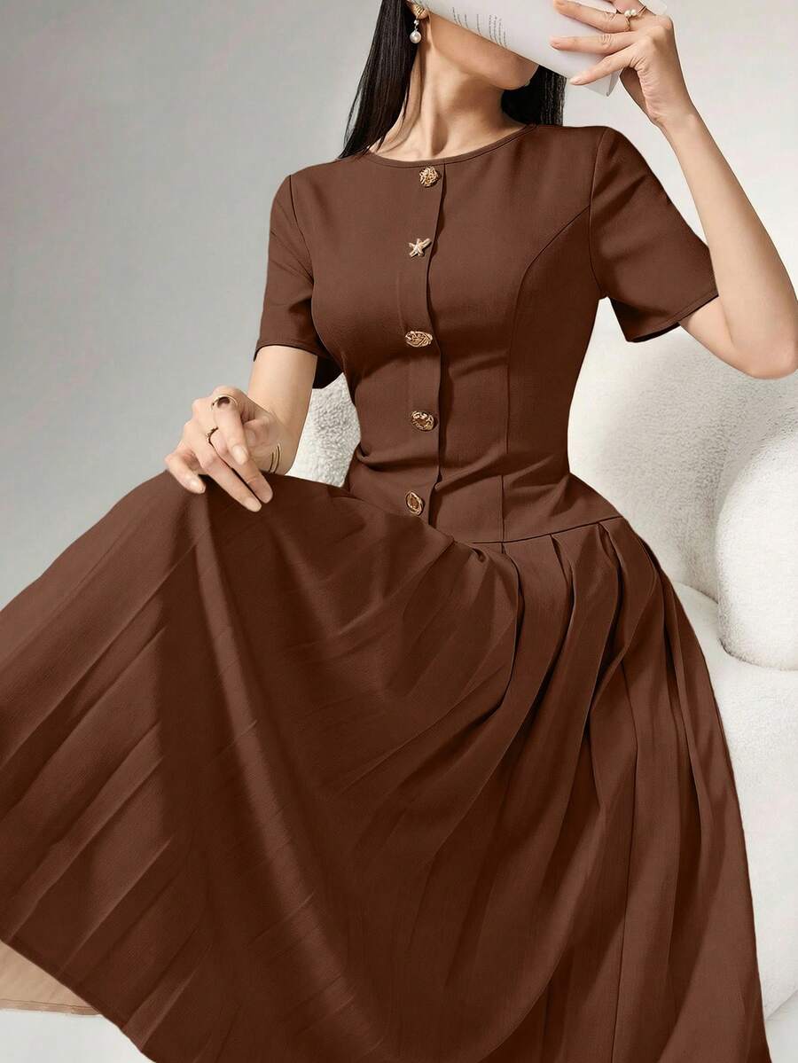 SHEIN Heiryn فستان بني بأزرار أمامية وذيل مطوي