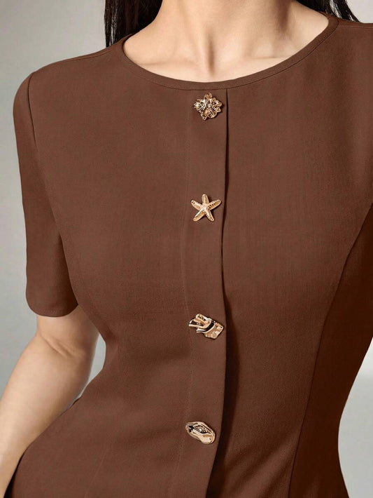 SHEIN Heiryn فستان بني بأزرار أمامية وذيل مطوي