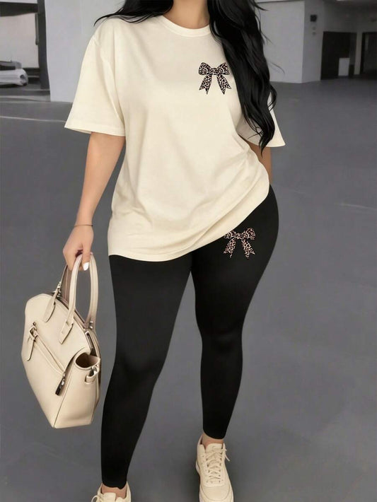 SHEIN طقم كاجوال تي شيرت فضفاض وسروال ليغينغز بطبعة فيونكة بنمط الفهد