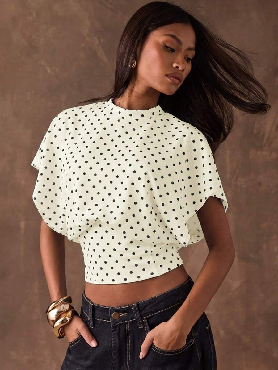 SHEIN BAE تي شيرت بطبعة نقاط مع خصر مجعد بلون مشمشي