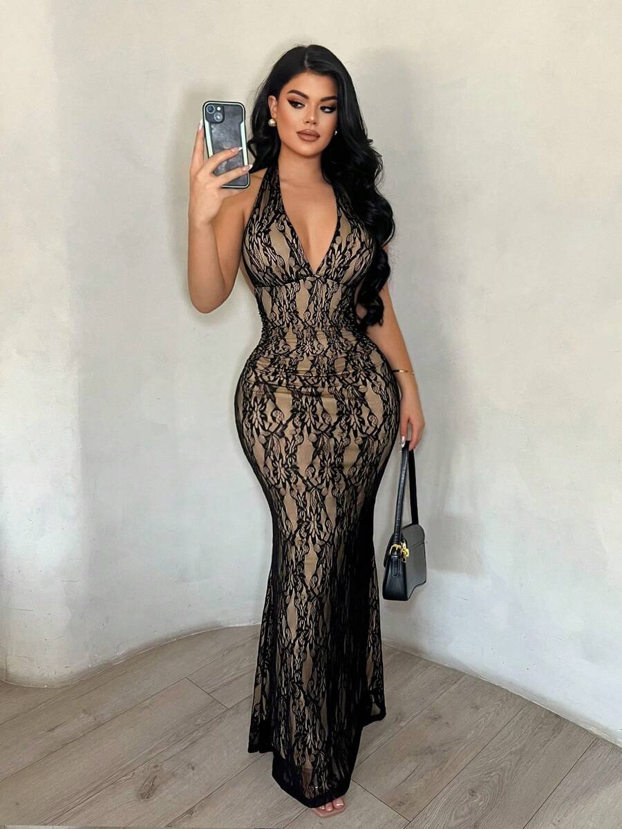 SHEIN SXY فستان أسود برقبة هالتر ودانتيل زهري وحافة حورية البحر وظهر مكشوف