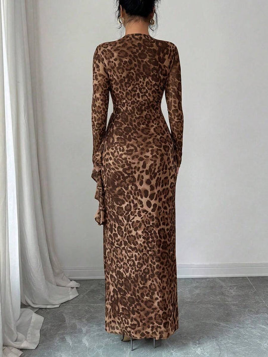 SHEIN Elenzga فستان ماكسي بطبعة نمر وتصميم مطوي