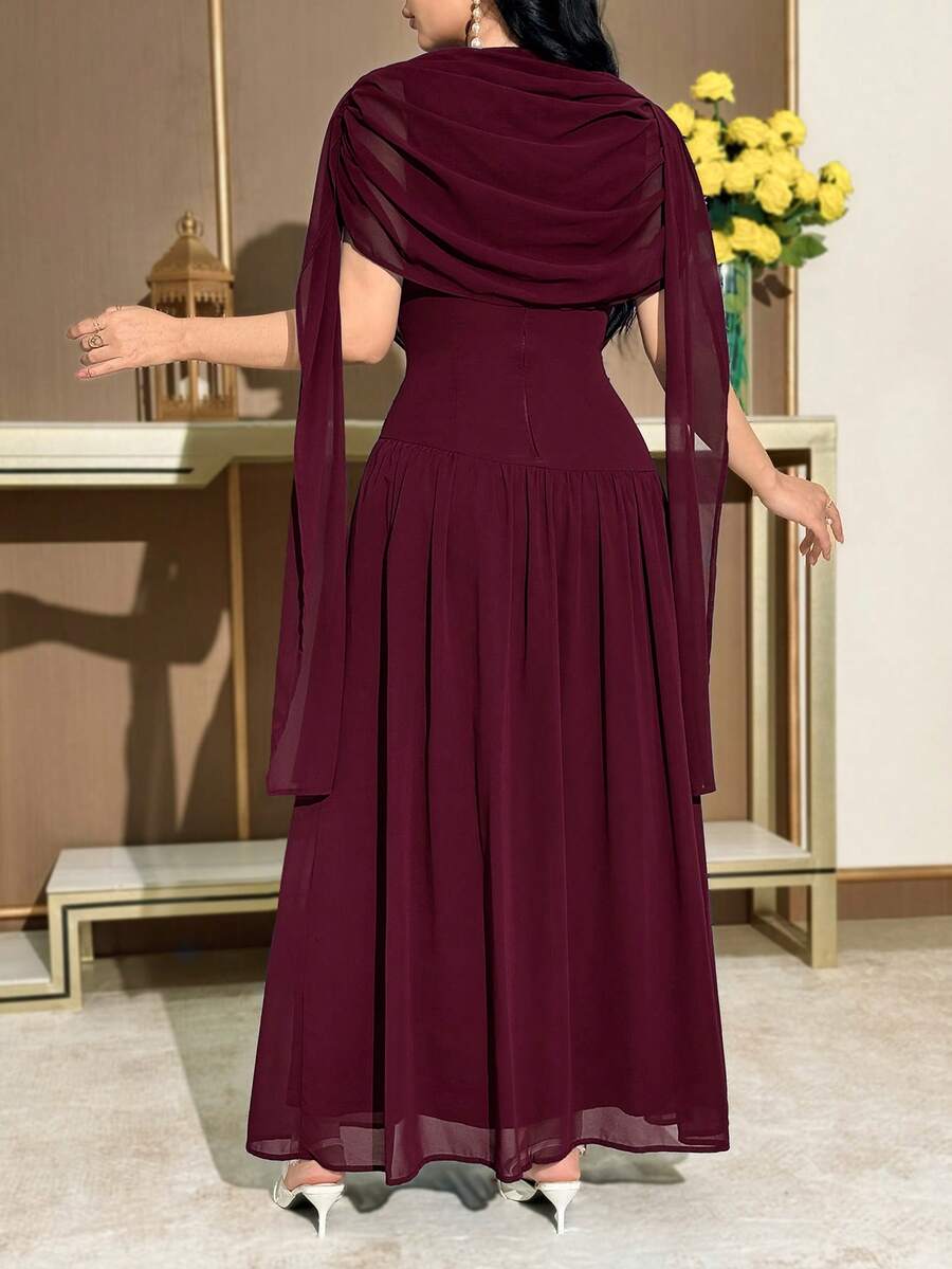 SHEIN Modelyn فستان عنابي بلون موحد بتصميم مطوي أنيق