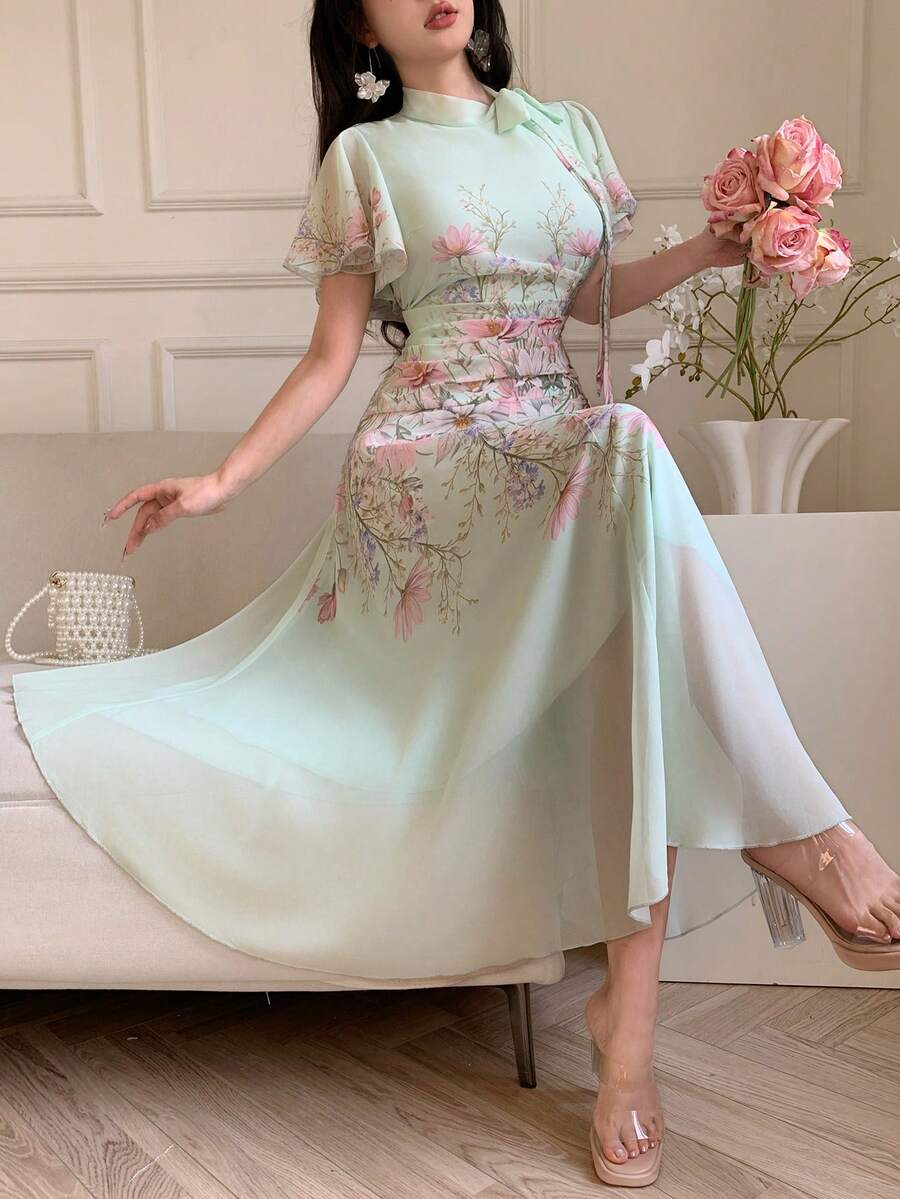 SHEIN Modelyn فستان بطبعة زهور بربطة خصر